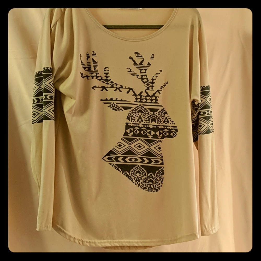 Top. Light Pink/tan blue deer and aztec marking